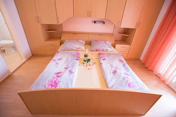 Apartments in Lopar on island Rab