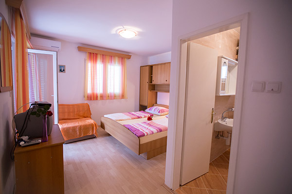 Apartments in Lopar on island Rab