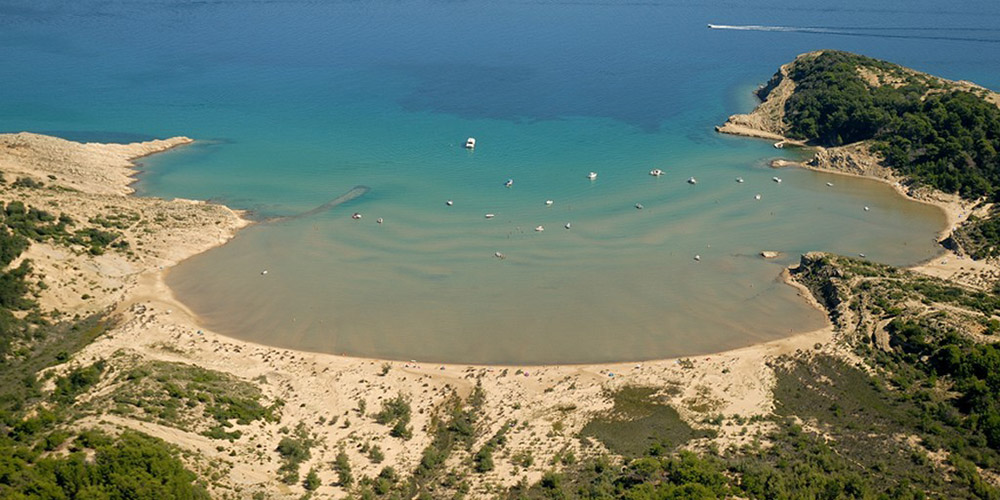 Rajska plaža u Loparu na otoku Rabu